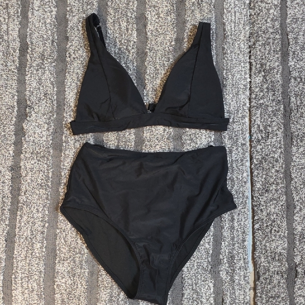 Black Women's Swimwear Set - Picture 1 of 2